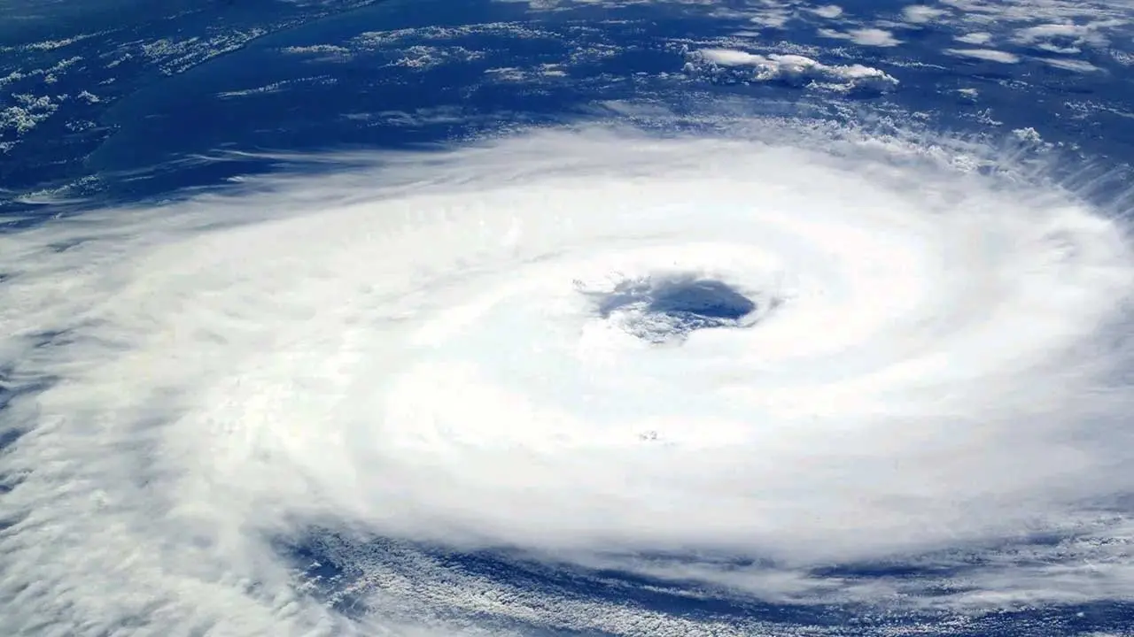 আসছে ঘূর্ণিঝড় ‘সেনিয়ার’—জেনে নিন এর নামের অর্থ