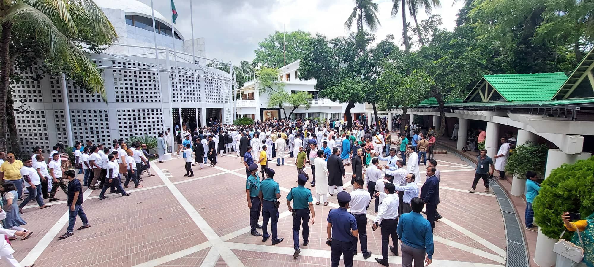 জাতীয় শোকদিবস উপলক্ষে বঙ্গবন্ধু সমাধিসৌধ কমপ্লেক্স সাধারণ দর্শনার্থীদের প্রবেশ ৩ দিনের জন্য বন্ধ ঘোষণা