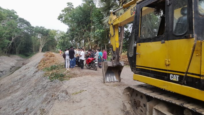 মুকসুদপুরে দুষ্কৃতিকারীদের হামলায় আ. লীগ নেতা সহ আহত-৬, হামলা, লুটপাট ও ভাংচুরের অভিযোগ