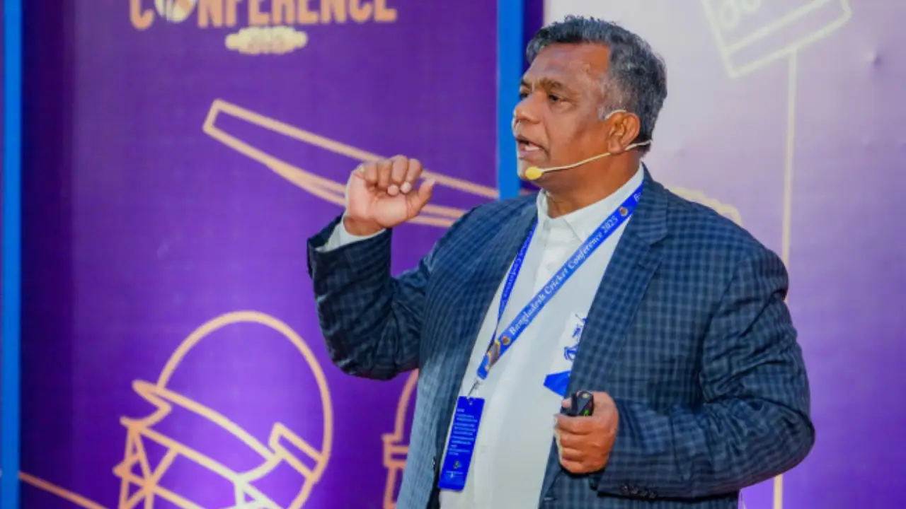 বিসিবিতে নতুন যুগের সূচনা আমিনুলের ঘোষণার মধ্য দিয়ে