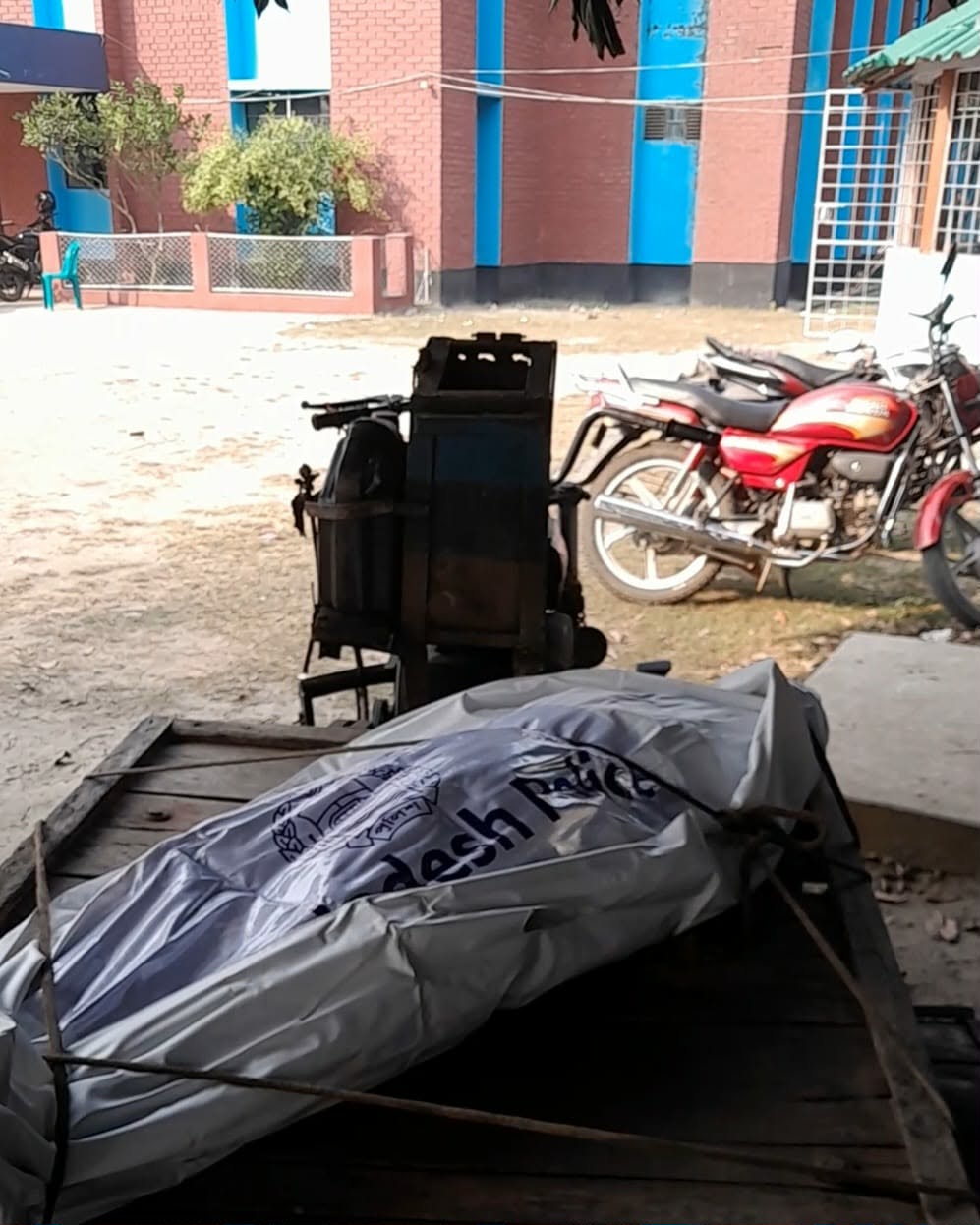 পীরগঞ্জে প্রেমের অপবাদে সারাদিন গৃহবধুকে নির্যাতন, রাতে পাওয়া গেল তাঁর ঝুলন্ত মরদেহ