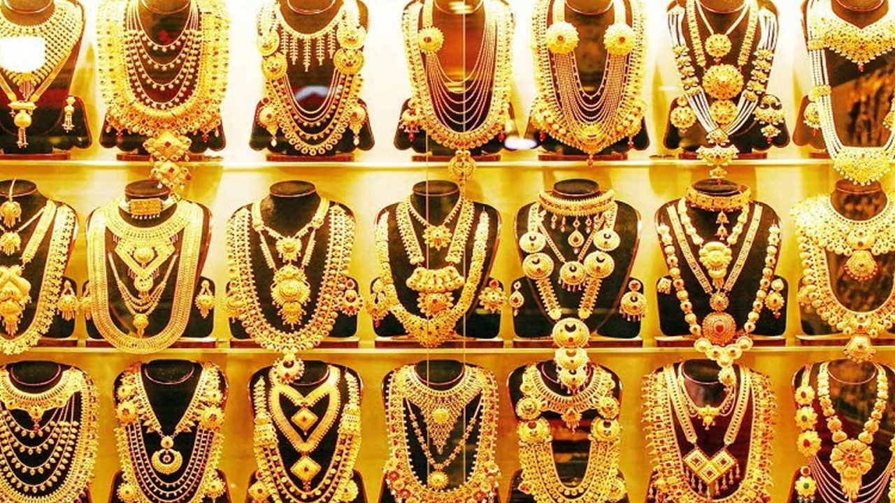 একদিনের ব্যবধানে আবারও কমলো স্বর্ণের দাম