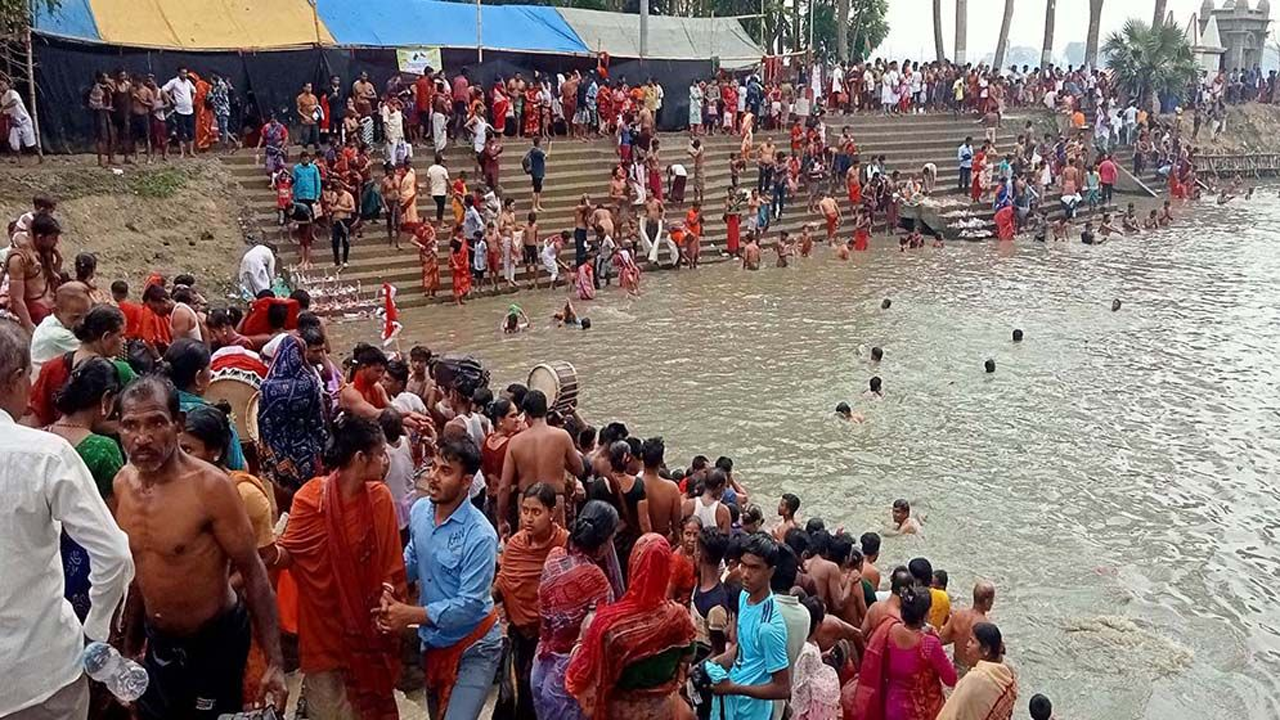 ওড়াকান্দি বারুনী স্নান উৎসব ২০২৬: দশলক্ষাধিক মতুয়া ভক্তের মিলন মেলা