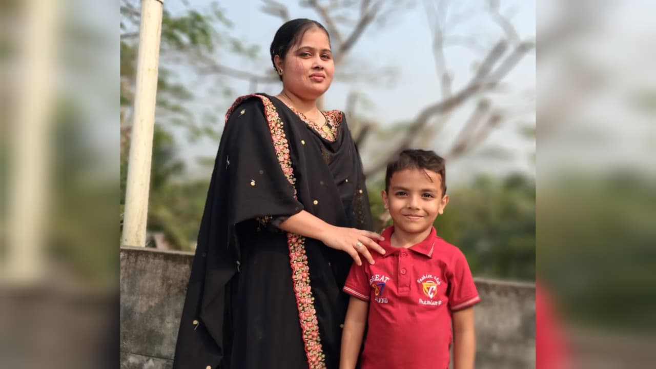 মাদারীপুরে প্রবাসীর স্ত্রীর ঝুলন্ত মরদেহ উদ্ধার, পরিবারের অভিযোগ ‘পরিকল্পিত হত্যা’