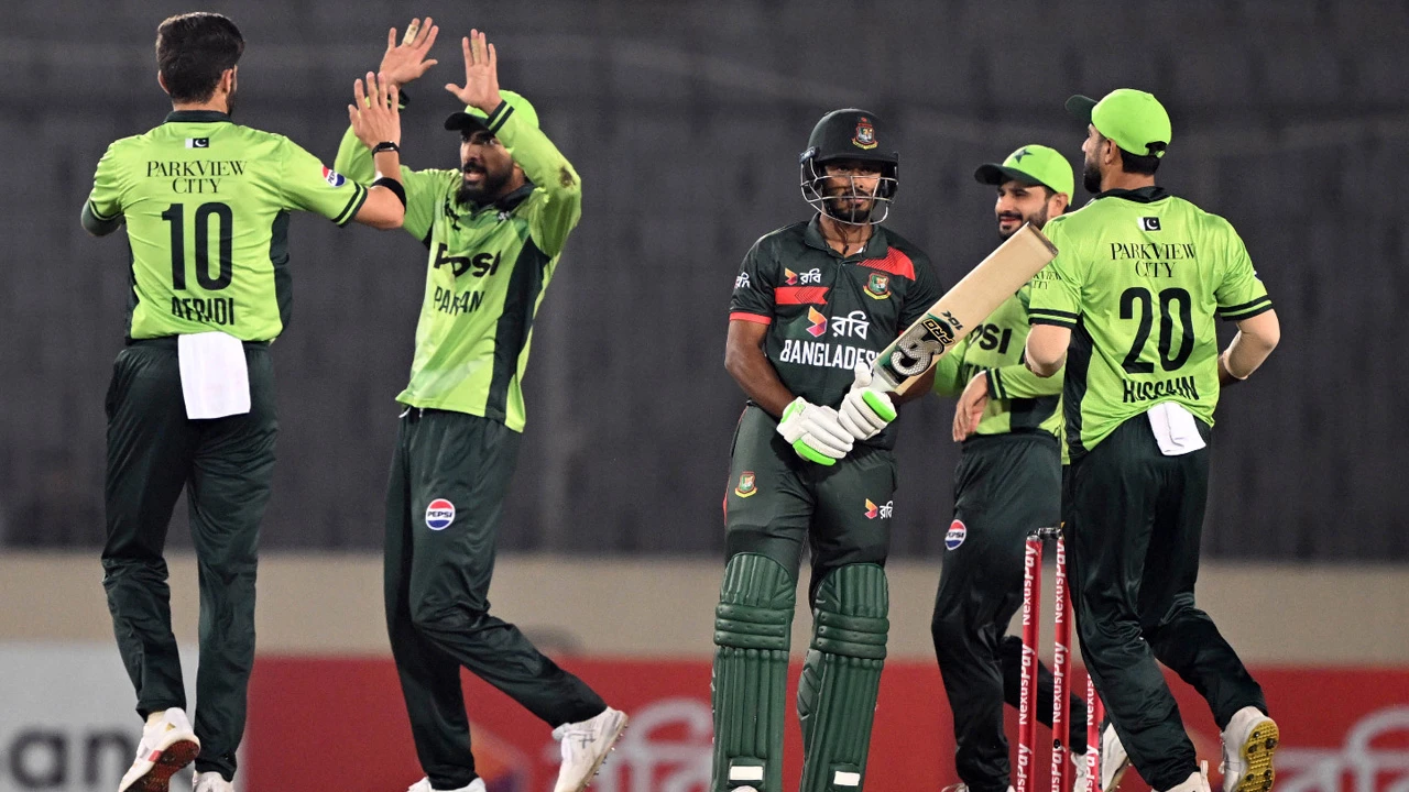 পাকিস্তানের কাছে বড় হার বাংলাদেশের, সিরিজে সমতা