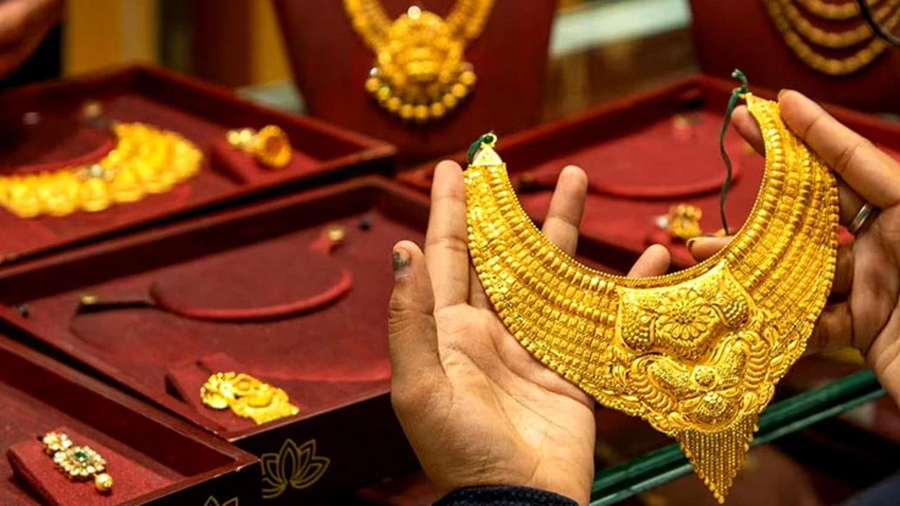 ২ দফা কমার পর আবার বাড়ল স্বর্ণের দাম
