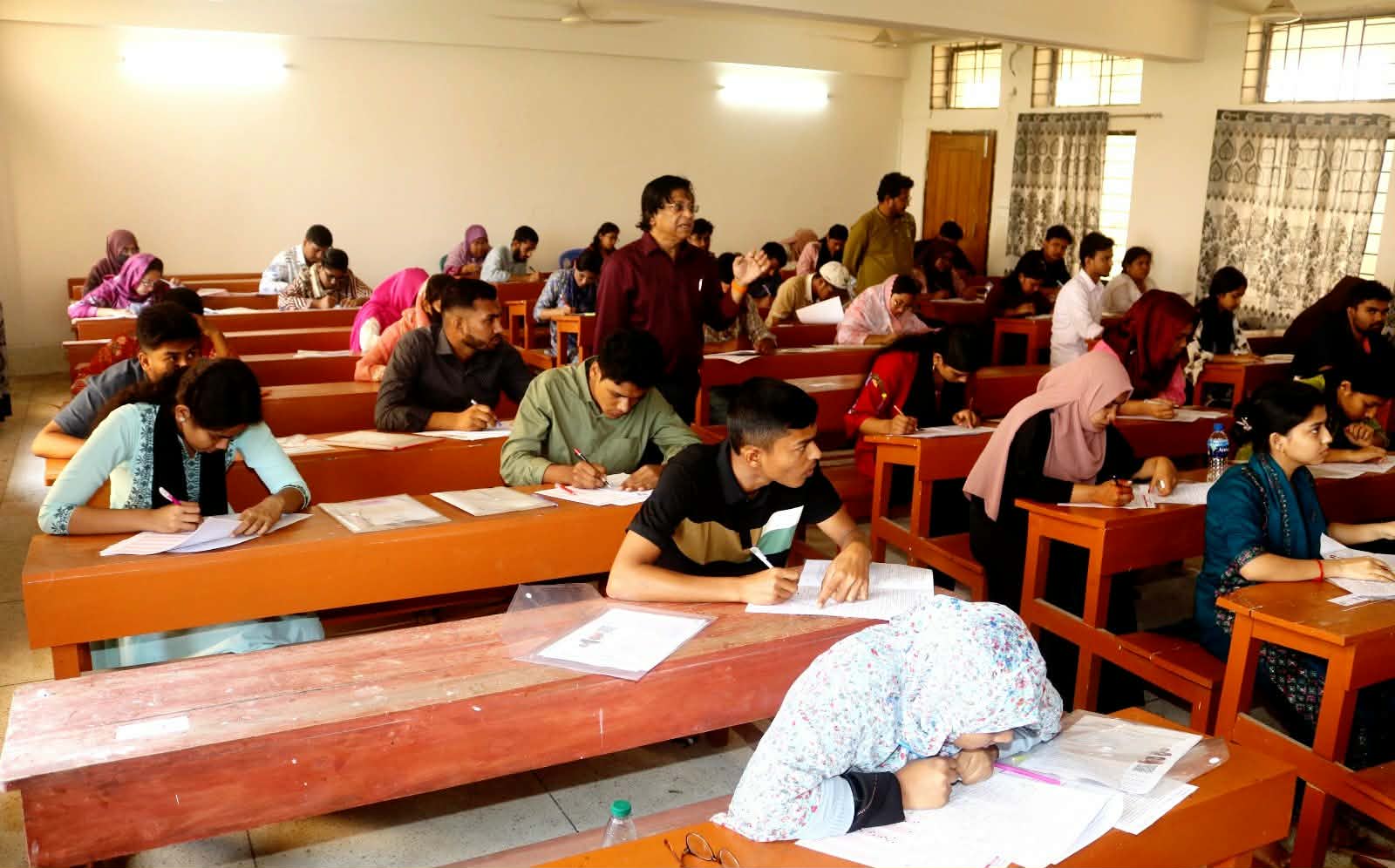 গোপালগঞ্জ বিজ্ঞান ও প্রযুক্তি বিশ্ববিদ্যালয়ে গুচ্ছের ‘এ’ ইউনিট ভর্তি পরীক্ষা সুষ্ঠুভাবে সম্পন্ন